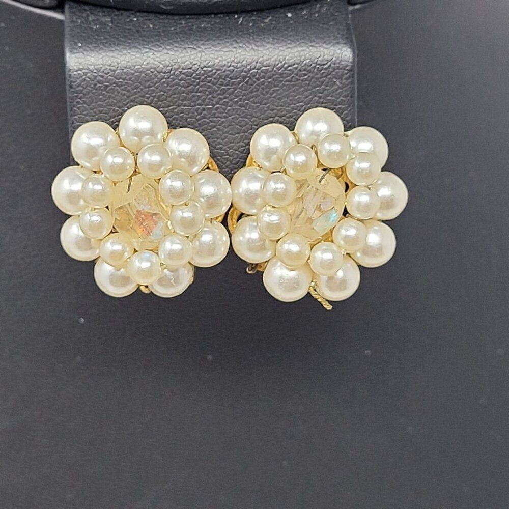 Vintage Signed Japan Gold Tone Faux Pearl Clip-On Earrings‎ Flower Rhinestone